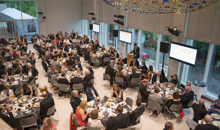 Aerial photo of dining guests at the gala at the Knoxville Museum of Art