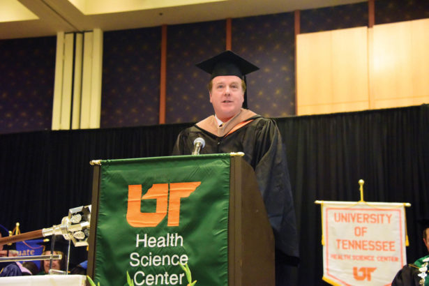 UT Alumni Association President Kimbrough Dunlap III (Knoxville ’85) welcomes new Health Science Center graduates to the UT Alumni Association during fall commencement in Memphis.