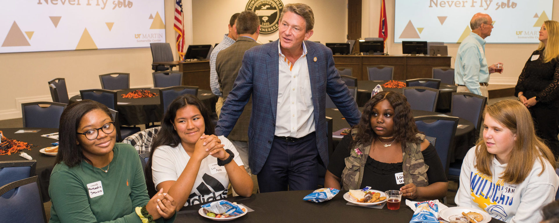 Randy Boyd meets with high school students during the UT Promise fall 2019 tour