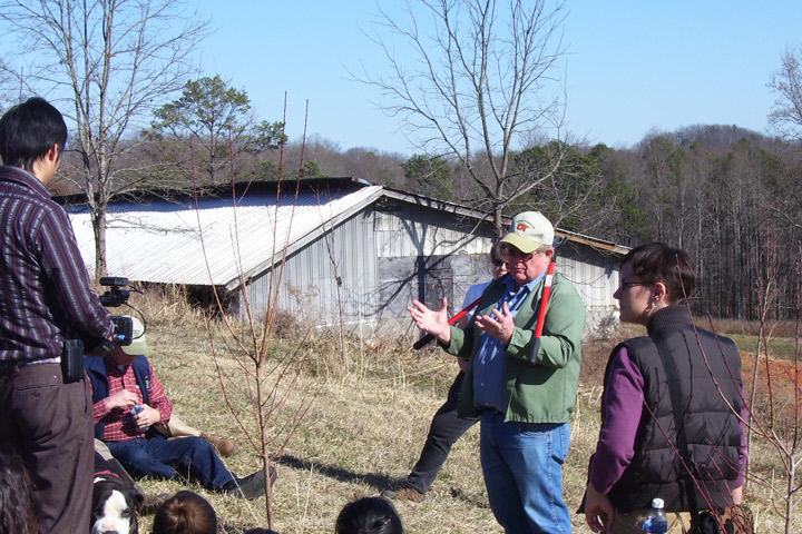 David Lockwood discusses pruning of fruit trees in Tennessee.