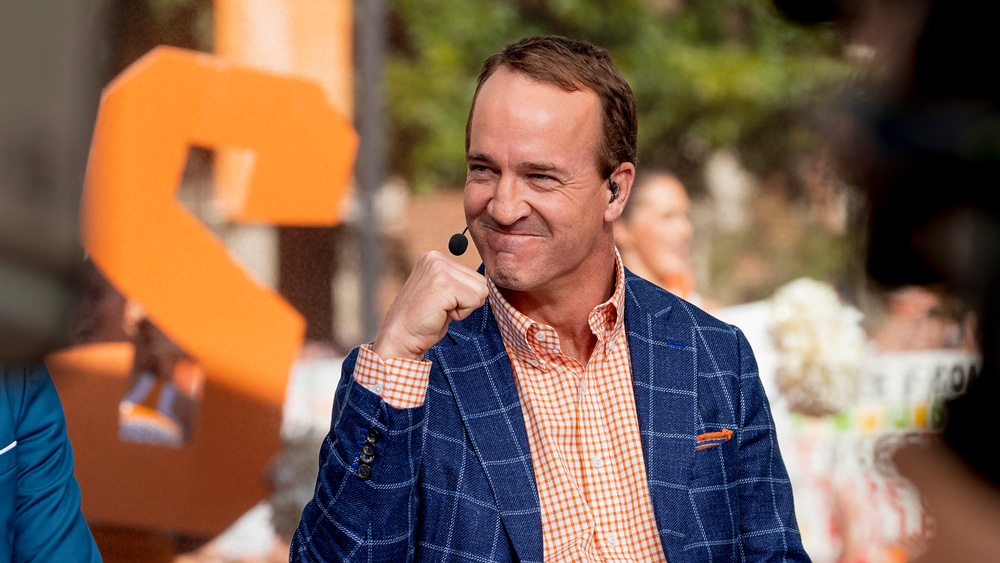 Former NFL quarterback and VFL Peyton Manning (Knoxville ’97) was appointed a professor of practice in the College of Communication and Information.