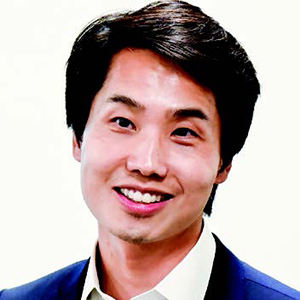 Headshot of Li Tian