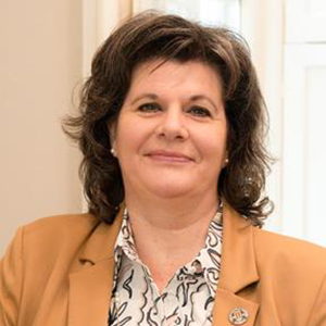 Headshot of Melinda Arnold