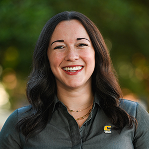 Headshot of Julia Bursch