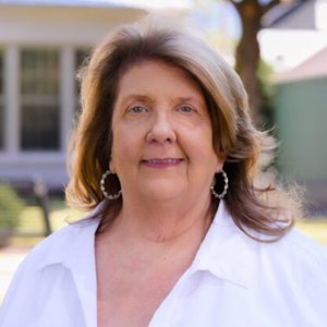 Headshot of Cynthia Young