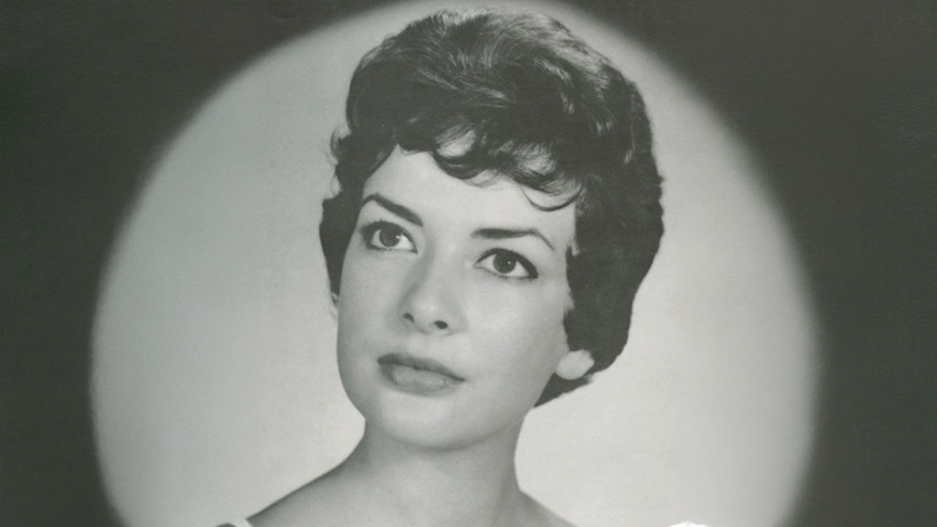 Black and white photo of Dixie Carter.